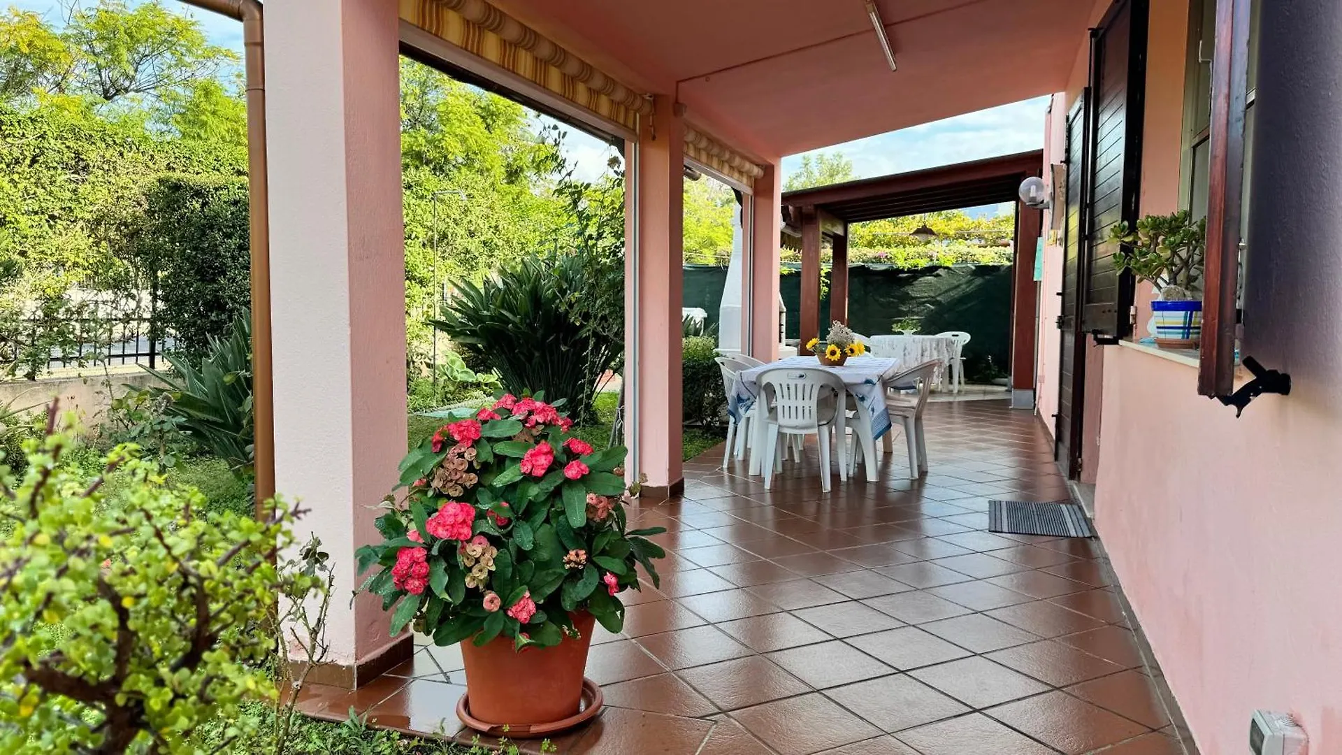 הוילה Quartu SantʼElena Casa Matilda Sul Mare 0*,  איטליה